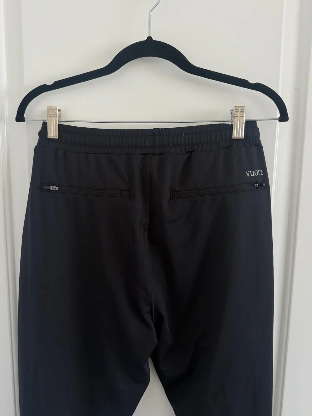 Vuori Black Athletic Jogger with Drawstring - Picture 4 of 5